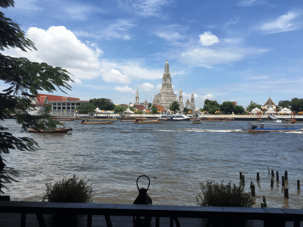 Wat Arun am Ufer des Chao Praya